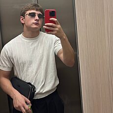 Фотография мужчины Алексей, 19 лет из г. Новороссийск