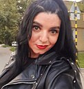 Айсун, 33 года