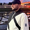 Mr, 33 года