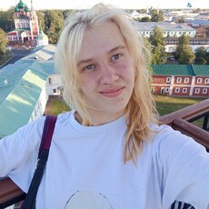 Фотография девушки Саша, 18 лет из г. Химки