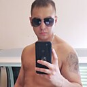 Roman, 32 года