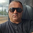 Давит, 44 года
