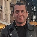 Dato, 41 год