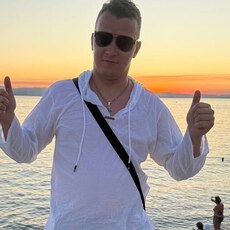 Михаил, 26 из г. Луганск.
