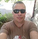 Владимирович, 49 лет