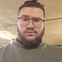 Максим, 23 года