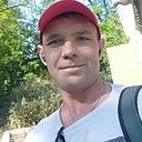 Он, 32 года