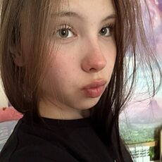 Фотография девушки Таня, 18 лет из г. Екатеринбург