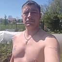 Холостяк, 42 года