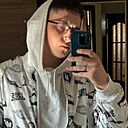 Максим, 22 года