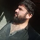 Лев, 37 лет