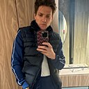 Ev, 32 года