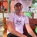 Макс, 33 года