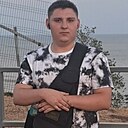 Максим, 24 года