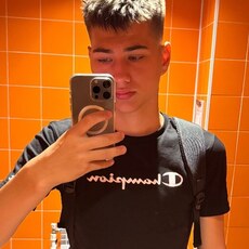 Фотография мужчины Владислав, 18 лет из г. Южно-Сахалинск