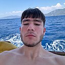 Шохруз, 19 лет