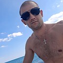 Виктор, 33 года