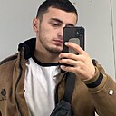 Nur, 24 года