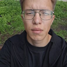 Фотография мужчины Аркадий, 19 лет из г. Комсомольск-на-Амуре