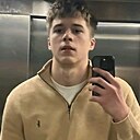 Максим, 22 года