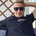 Лев, 44 года