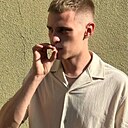 Виктор, 22 года