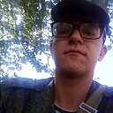 Максим, 22 года