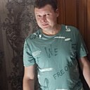 Толя Токарев, 36 лет