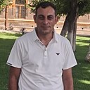 Hovo, 33 года