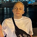 Виктор, 24 года