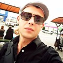 Виктор, 32 года