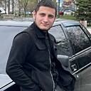 Макс, 22 года