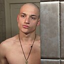 Максим, 23 года