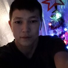 Фотография мужчины Райымбек, 18 лет из г. Новосибирск