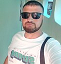 Красивый, 39 лет