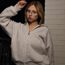 Фотография девушки Юлька, 18 лет из г. Новосибирск