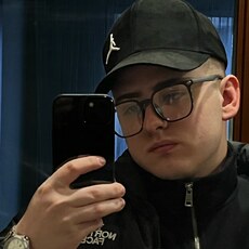 Фотография мужчины Максим, 18 лет из г. Старый Оскол