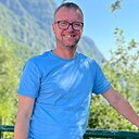 Олег, 33 года