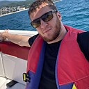 Он, 35 лет