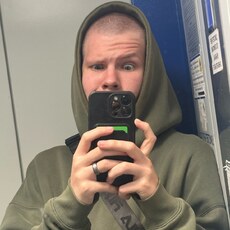 Фотография мужчины Денис, 19 лет из г. Омск