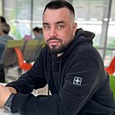 Макс, 33 года