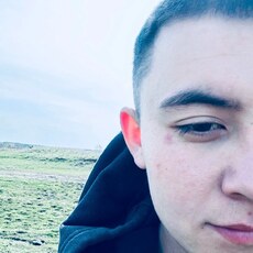 Фотография мужчины Олег, 20 лет из г. Южноуральск