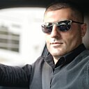John, 35 лет
