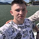 Максим, 18 лет