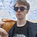 Максим, 22 года