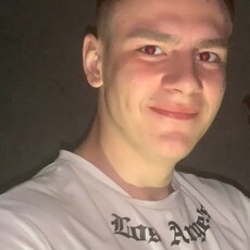 Фотография мужчины Максим, 18 лет из г. Киев