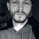 Novel, 32 года
