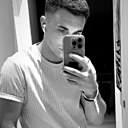 Максим, 23 года