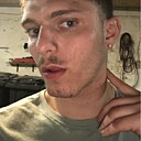 Макс, 24 года