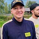 Динар, 42 года